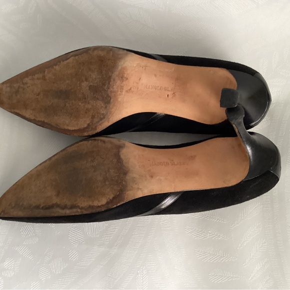 Manolo Blahnik Suede and Leather Pumps, Size 37 (6.5 US) - Picture 7 of 10